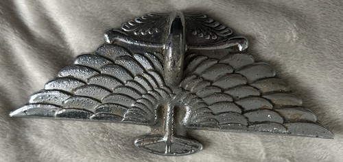Austin prewar grill badge - prewar,